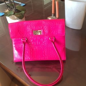 EUC Hot pink crock like satchel shoulder bag in great condition. Kate Spade